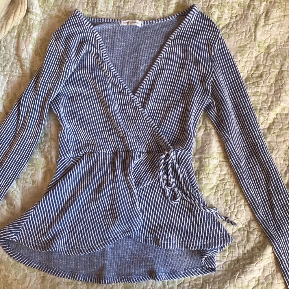 Blouse Sleeve Shirt color blue with white don't remember the brand's name